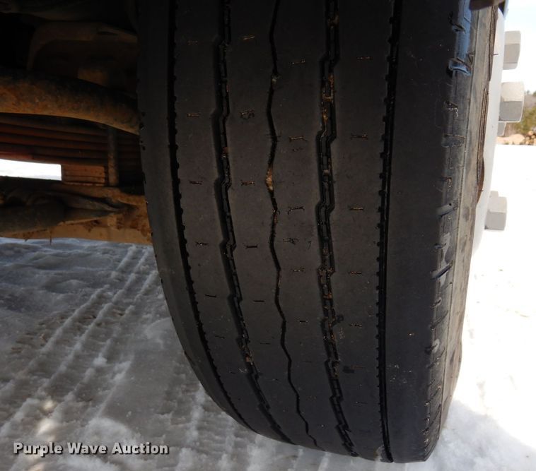 image for item KU9859 2007 Mitsubishi Fuso FE140  sprayer truck