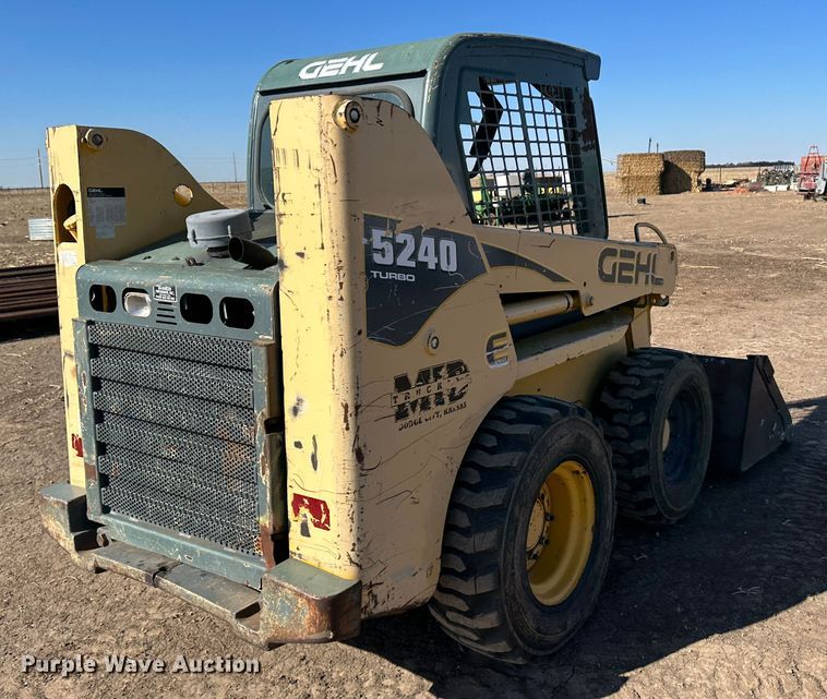 image for item KX9192 2008 Gehl 5240E  skid steer loader