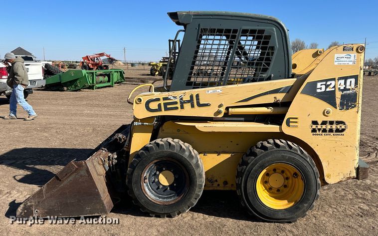 image for item KX9192 2008 Gehl 5240E  skid steer loader