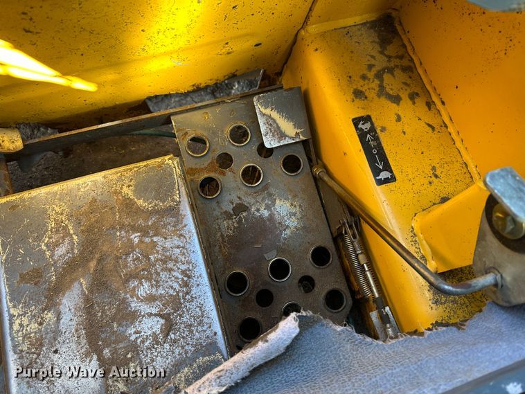 image for item KX9192 2008 Gehl 5240E  skid steer loader
