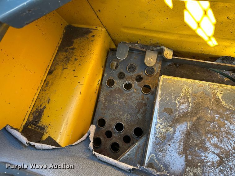 image for item KX9192 2008 Gehl 5240E  skid steer loader