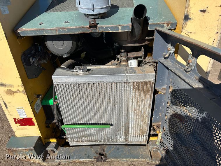 image for item KX9192 2008 Gehl 5240E  skid steer loader