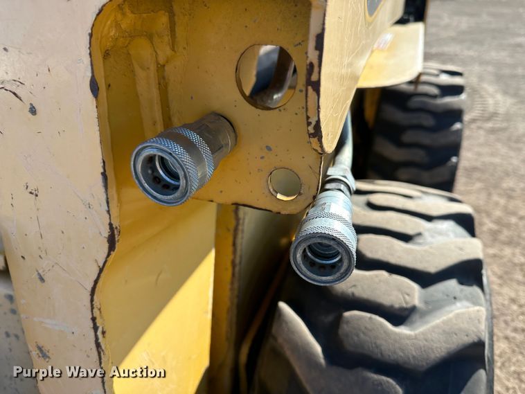 image for item KX9192 2008 Gehl 5240E  skid steer loader