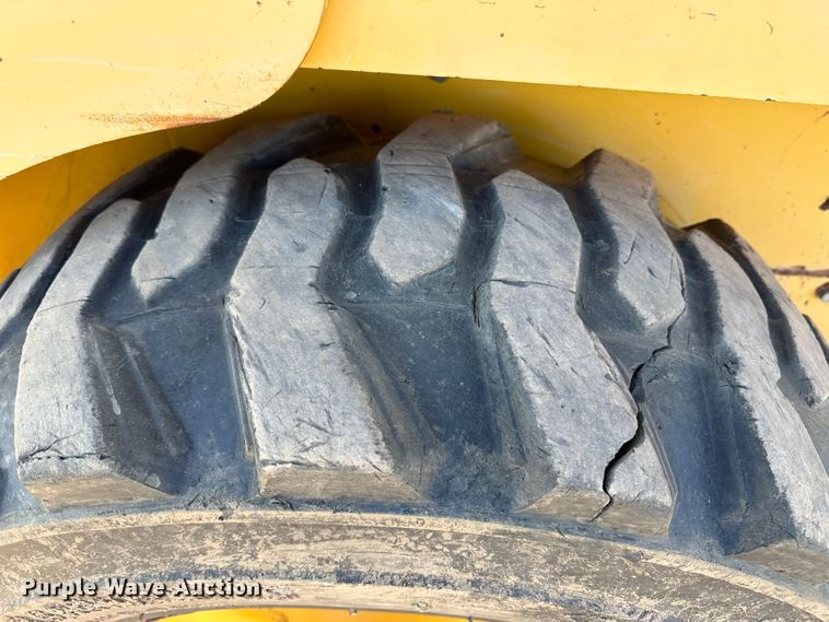 image for item KX9192 2008 Gehl 5240E  skid steer loader