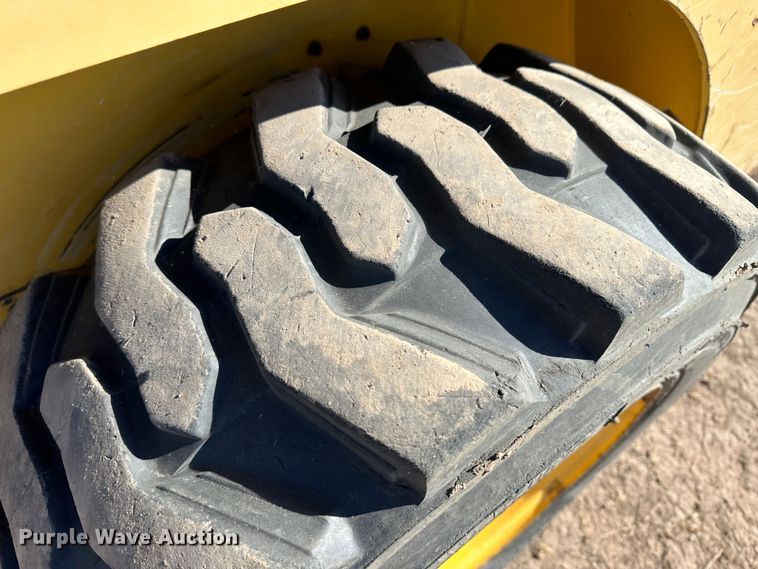 image for item KX9192 2008 Gehl 5240E  skid steer loader