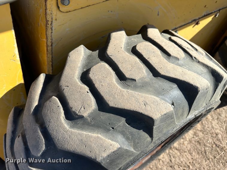 image for item KX9192 2008 Gehl 5240E  skid steer loader