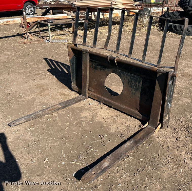 image for item KX9192 2008 Gehl 5240E  skid steer loader