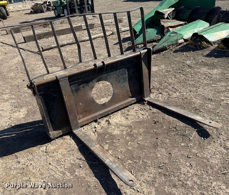 image for item KX9192 2008 Gehl 5240E  skid steer loader