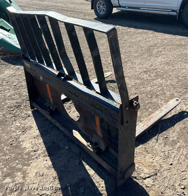 image for item KX9192 2008 Gehl 5240E  skid steer loader