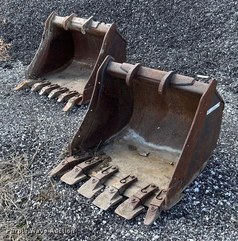 image for item LA9846 (2) Bobcat excavator buckets