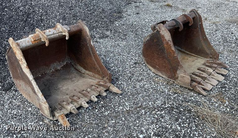image for item LA9846 (2) Bobcat excavator buckets
