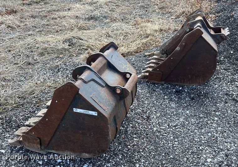 image for item LA9846 (2) Bobcat excavator buckets