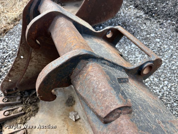 image for item LA9846 (2) Bobcat excavator buckets