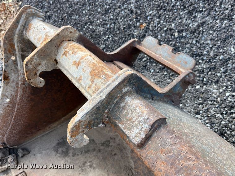 image for item LA9846 (2) Bobcat excavator buckets