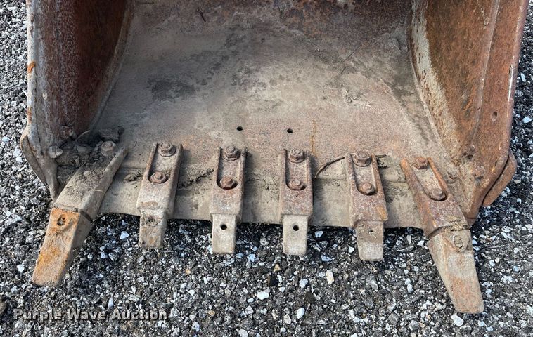 image for item LA9846 (2) Bobcat excavator buckets