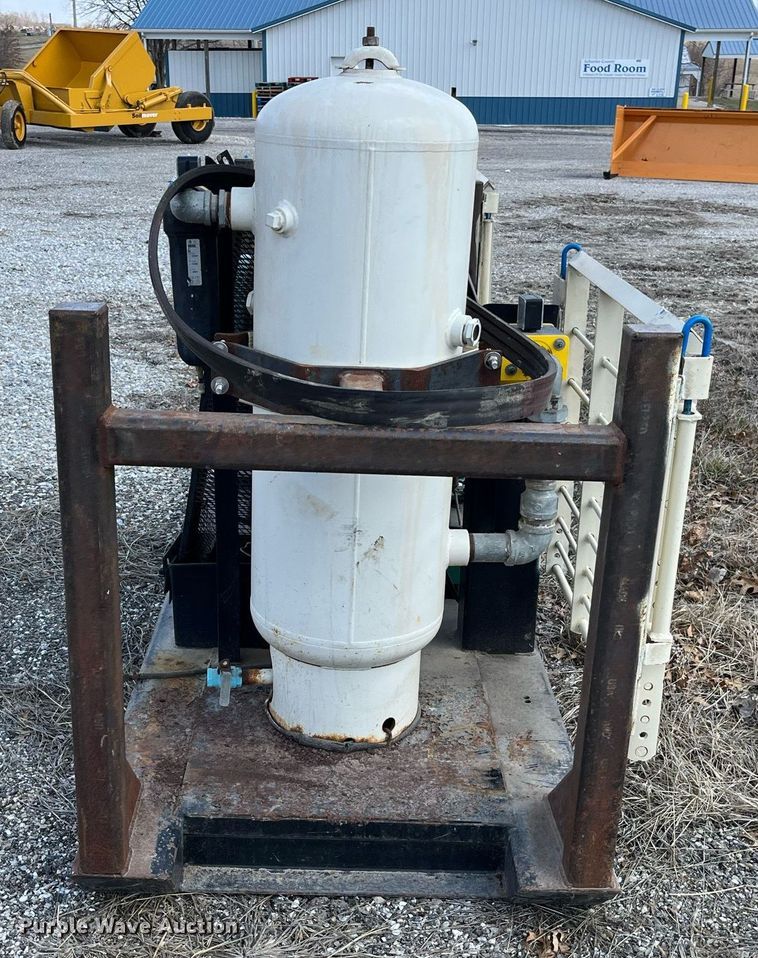 image for item LA9847 Champion Pneumatic BDRA15  air compressor