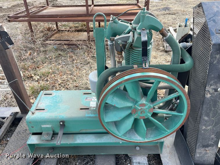 image for item LA9847 Champion Pneumatic BDRA15  air compressor