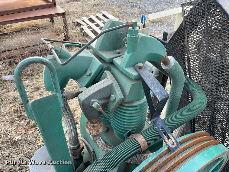 image for item LA9847 Champion Pneumatic BDRA15  air compressor