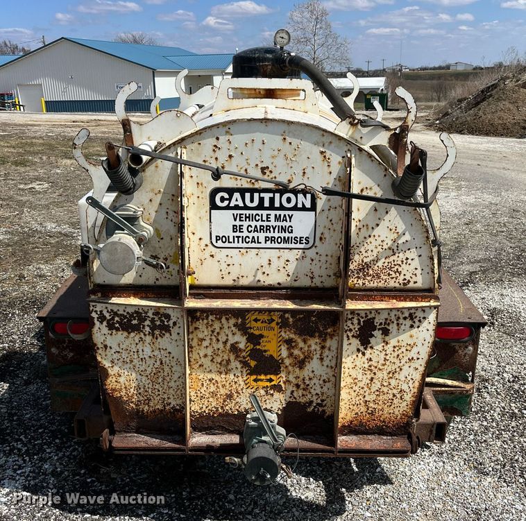 image for item LA9851 vacuum trailer