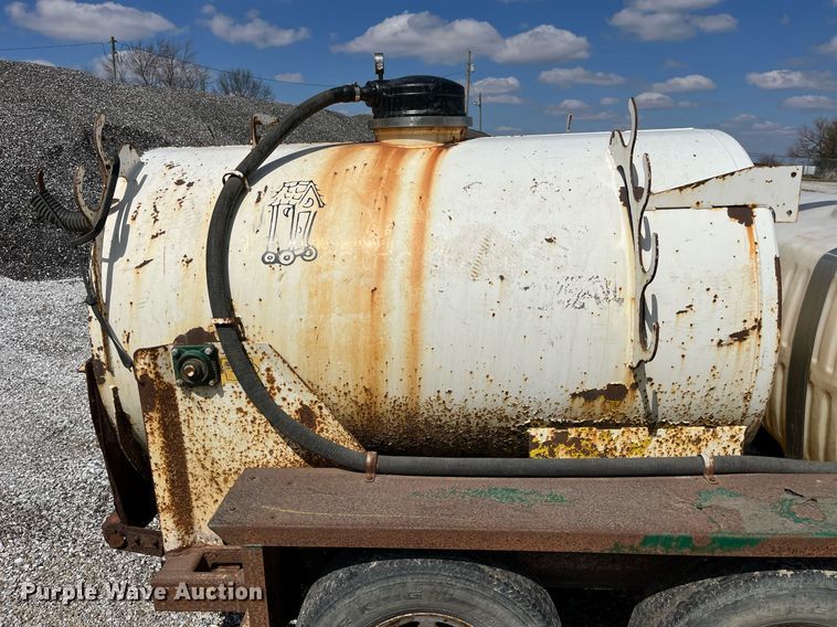 image for item LA9851 vacuum trailer