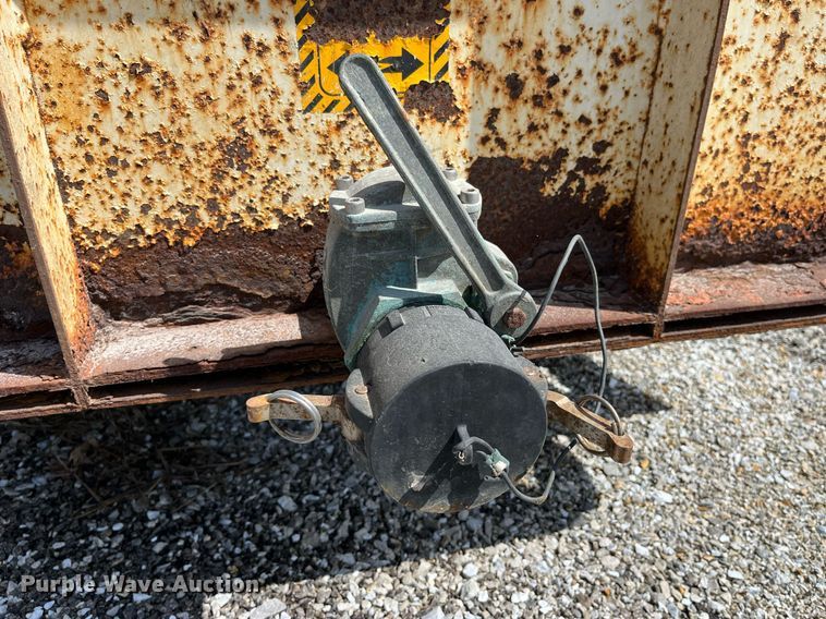 image for item LA9851 vacuum trailer