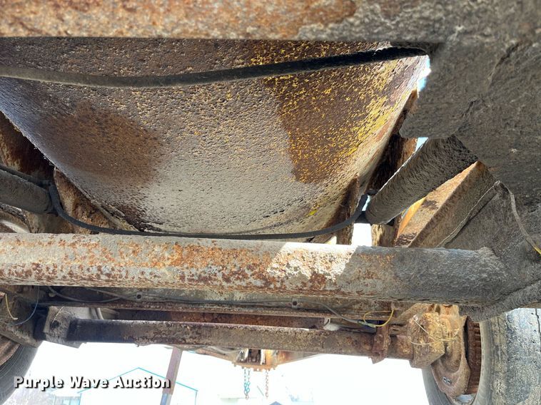 image for item LA9851 vacuum trailer