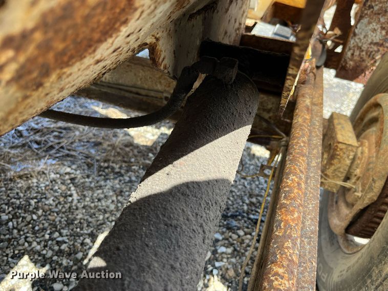 image for item LA9851 vacuum trailer