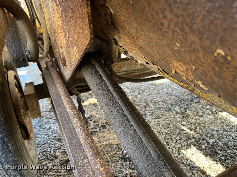 image for item LA9851 vacuum trailer