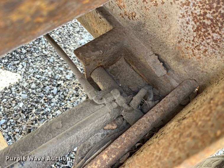 image for item LA9851 vacuum trailer