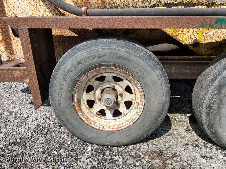 image for item LA9851 vacuum trailer