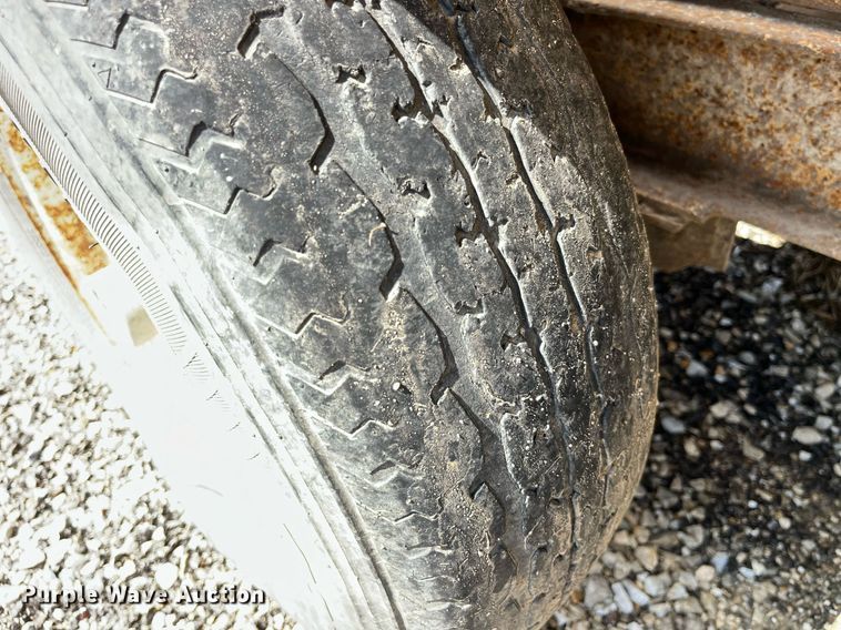 image for item LA9851 vacuum trailer