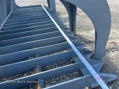 image for item LA9857 Skid steer grapple bucket