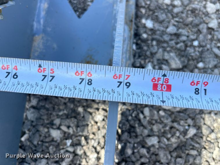 image for item LA9857 Skid steer grapple bucket