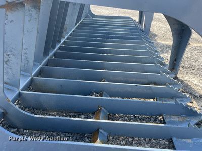 image for item LA9857 Skid steer grapple bucket