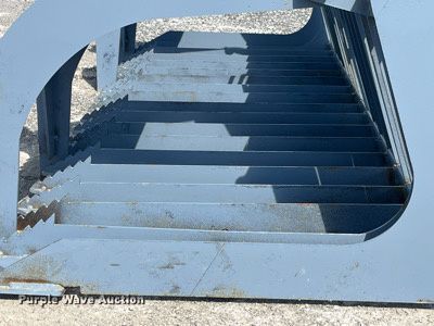 image for item LA9857 Skid steer grapple bucket