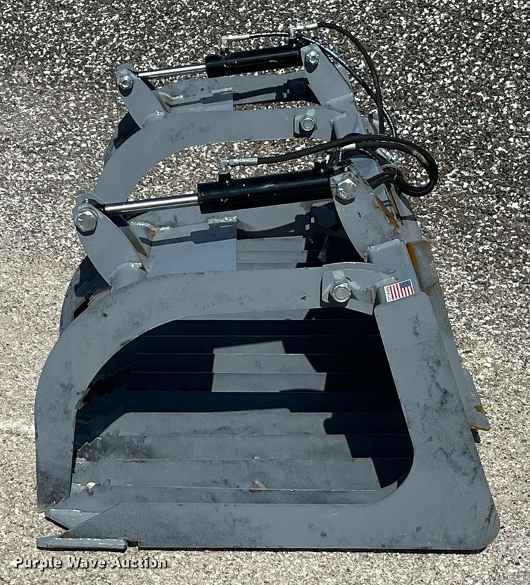 image for item LA9858 Skid steer grapple bucket