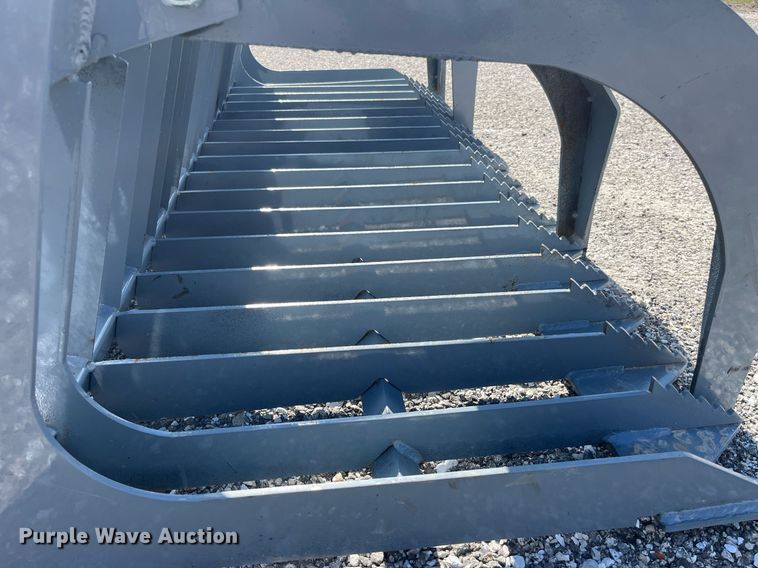 image for item LA9858 Skid steer grapple bucket