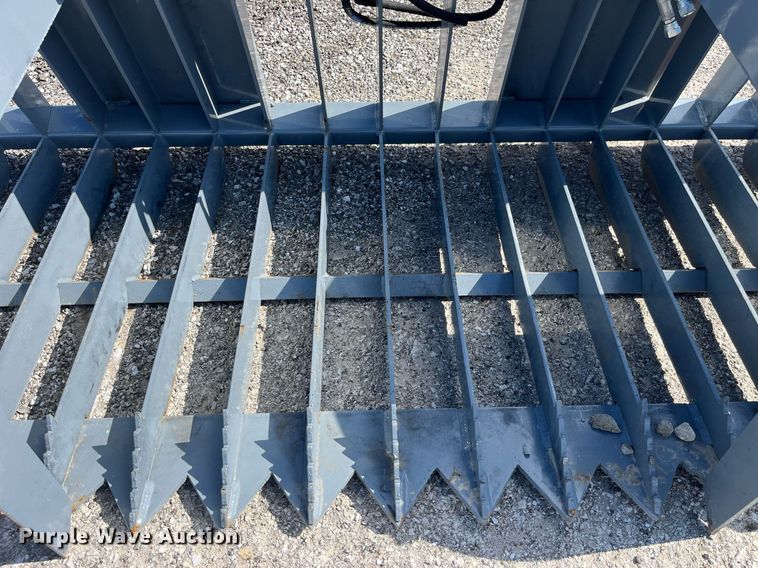 image for item LA9858 Skid steer grapple bucket