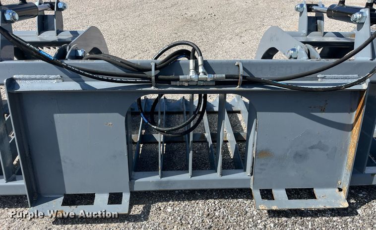 image for item LA9858 Skid steer grapple bucket