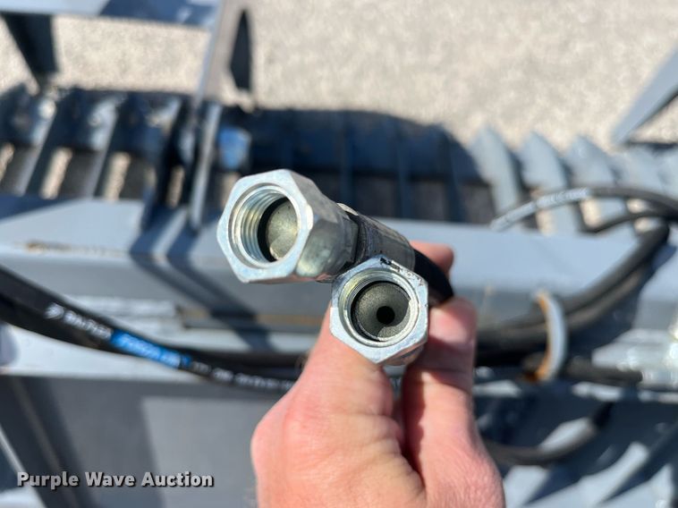 image for item LA9858 Skid steer grapple bucket