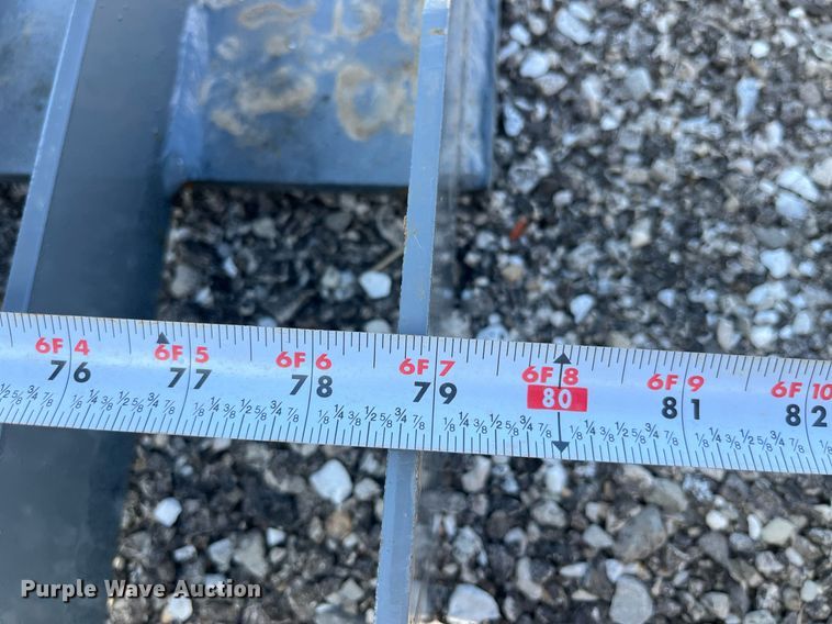 image for item LA9858 Skid steer grapple bucket