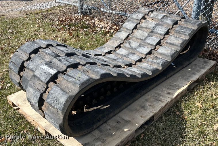 image for item LA9860 B450x86x55 skid steer rubber tracks
