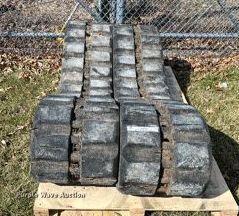 image for item LA9860 B450x86x55 skid steer rubber tracks