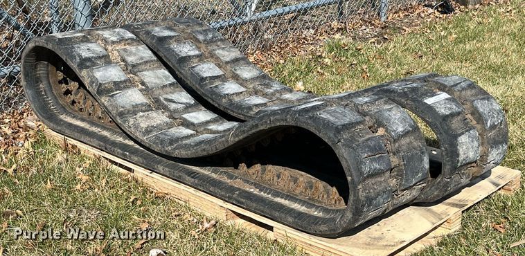image for item LA9860 B450x86x55 skid steer rubber tracks