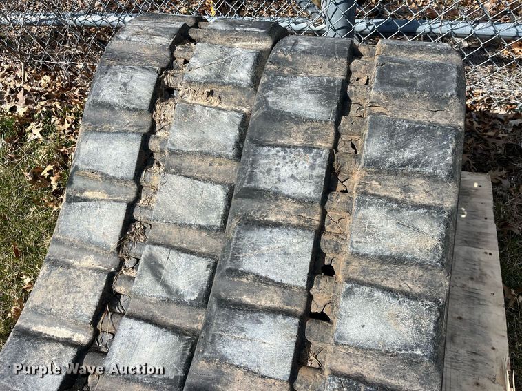 image for item LA9860 B450x86x55 skid steer rubber tracks