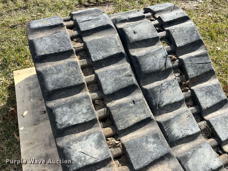 image for item LA9860 B450x86x55 skid steer rubber tracks