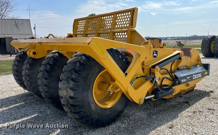 image for item LA9861 2019 John Deere 1812DC  scraper