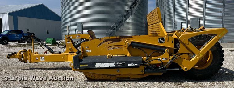 image for item LA9861 2019 John Deere 1812DC  scraper