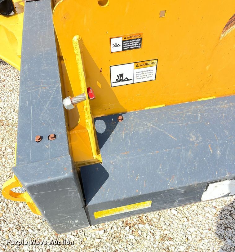 image for item LA9861 2019 John Deere 1812DC  scraper