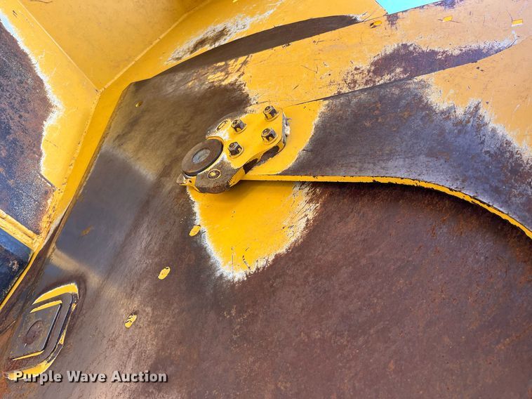 image for item LA9861 2019 John Deere 1812DC  scraper